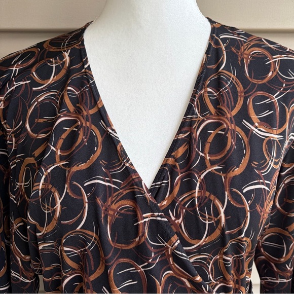 •Chico’s• Faux Wrap Geometric Pattern Knit Dress - Size Large - Picture 3 of 7